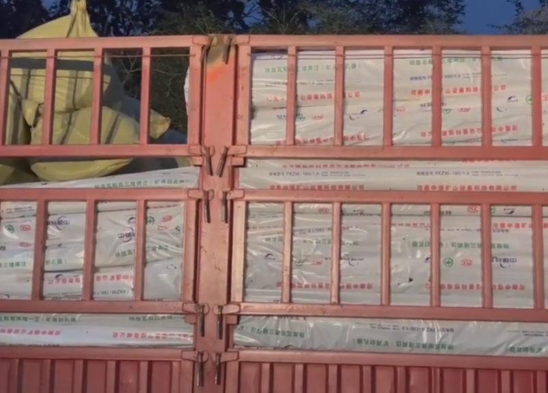 2022-11-29滿滿一車礦用封孔器、瓦斯抽放軟管發(fā)往山西